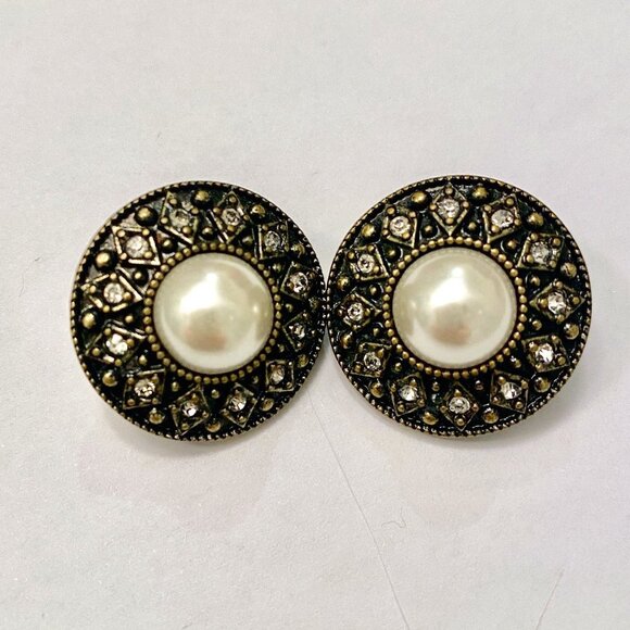 Jewelry - Aged  Look Metal w Rhinestones and Faux Peal Clip On Earrings